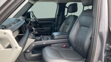 Land Rover Defender 3.0 D300 HSE 110 5dr Auto Diesel Estate
